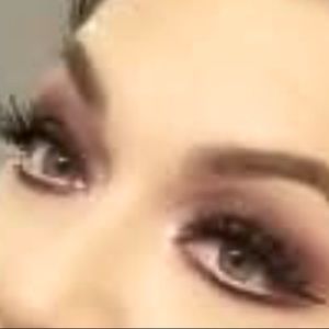 Meet your Posher, Corina